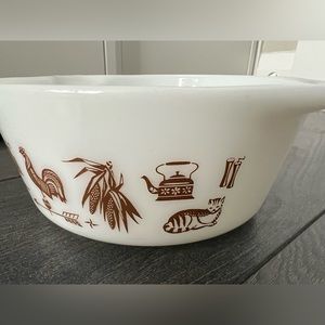 Pyrex Early American Casserole Dish 1.5 Quarts #472